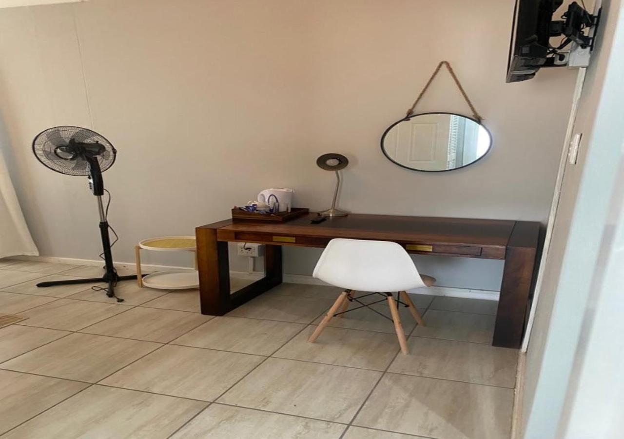 Jodwell Guesthouse East London Buitenkant foto