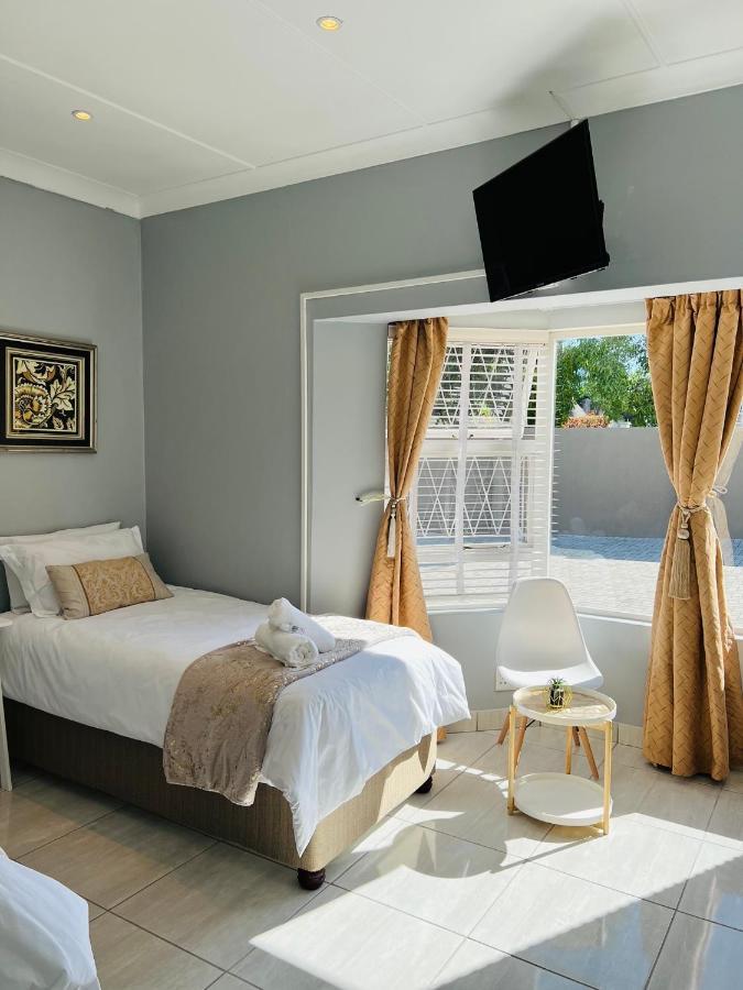 Jodwell Guesthouse East London Buitenkant foto