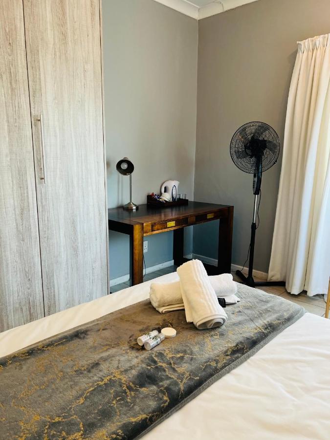 Jodwell Guesthouse East London Buitenkant foto