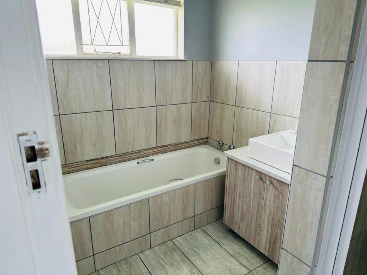 Jodwell Guesthouse East London Buitenkant foto