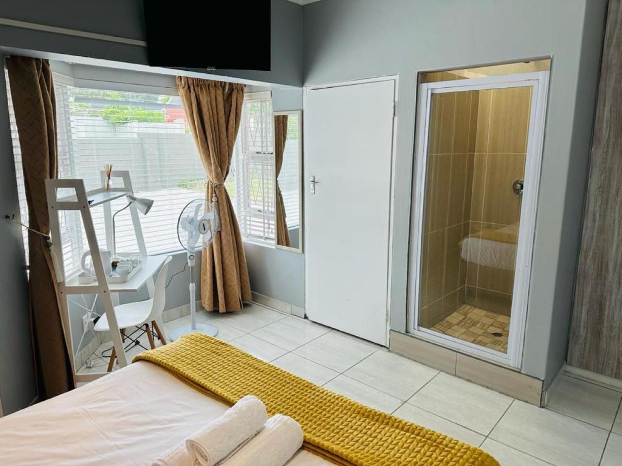 Jodwell Guesthouse East London Buitenkant foto
