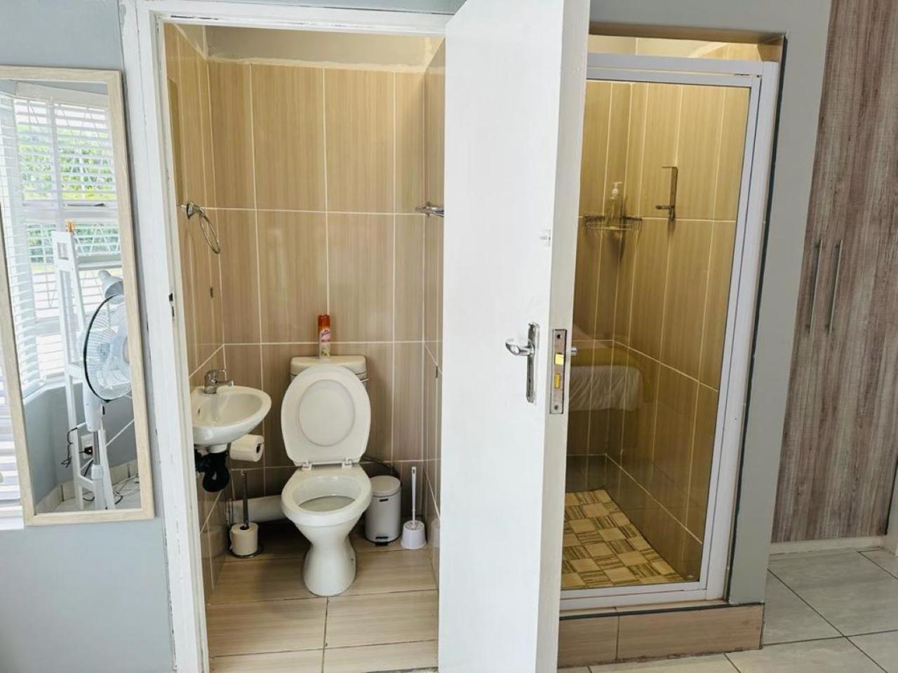 Jodwell Guesthouse East London Buitenkant foto